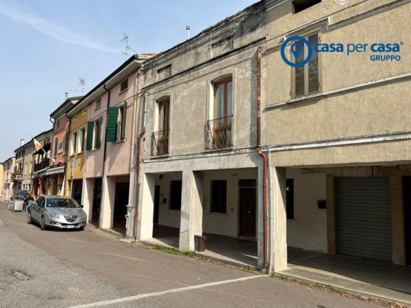casa indipendente in vendita a Roncoferraro in zona Governolo
