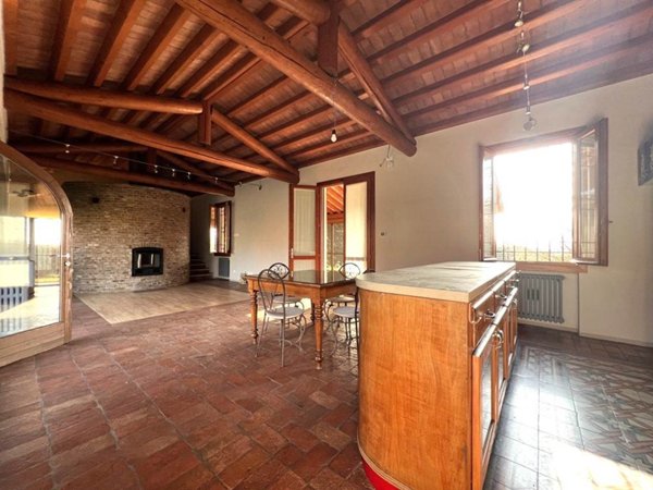 casa indipendente in vendita a Roncoferraro in zona Cadè