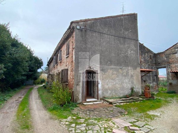 casa indipendente in vendita a Roncoferraro in zona Barbasso
