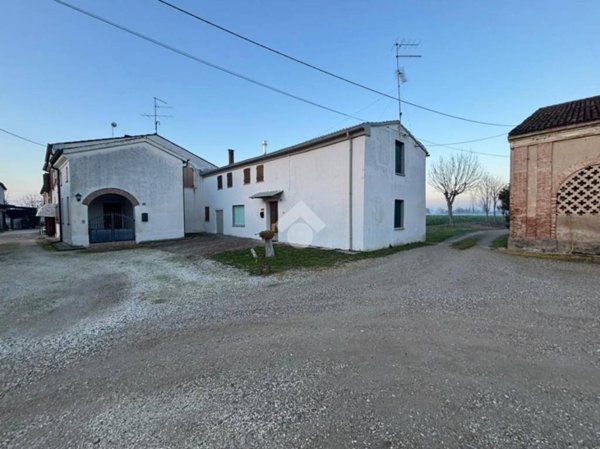 casa indipendente in vendita a Roncoferraro in zona Governolo
