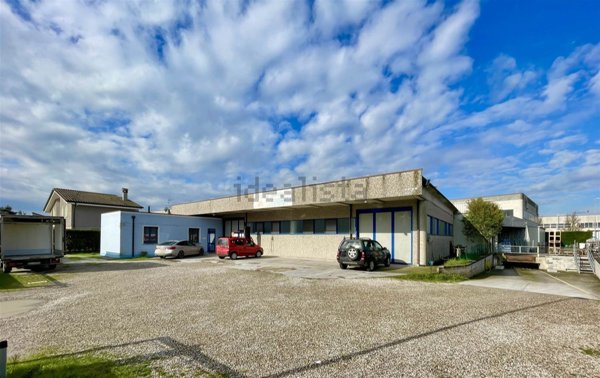 locale di sgombero in vendita a Roncoferraro