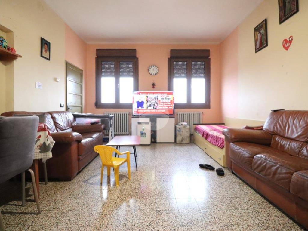 appartamento in vendita a Roncoferraro in zona Villa Garibaldi