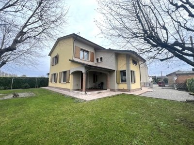 casa indipendente in vendita a Roncoferraro in zona Barbassolo