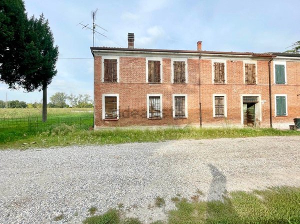 casa semindipendente in vendita a Roncoferraro in zona Garolda