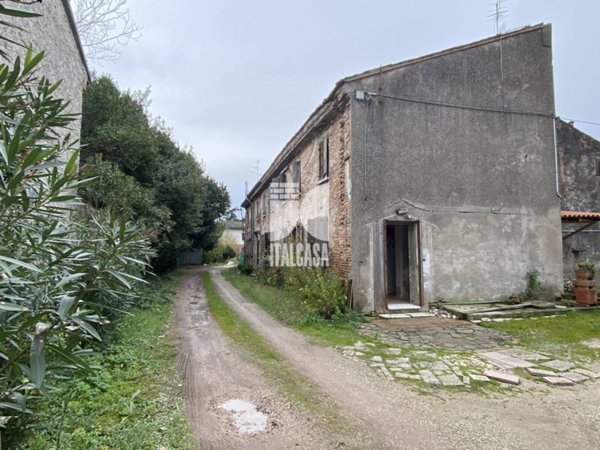 casa indipendente in vendita a Roncoferraro in zona Garolda