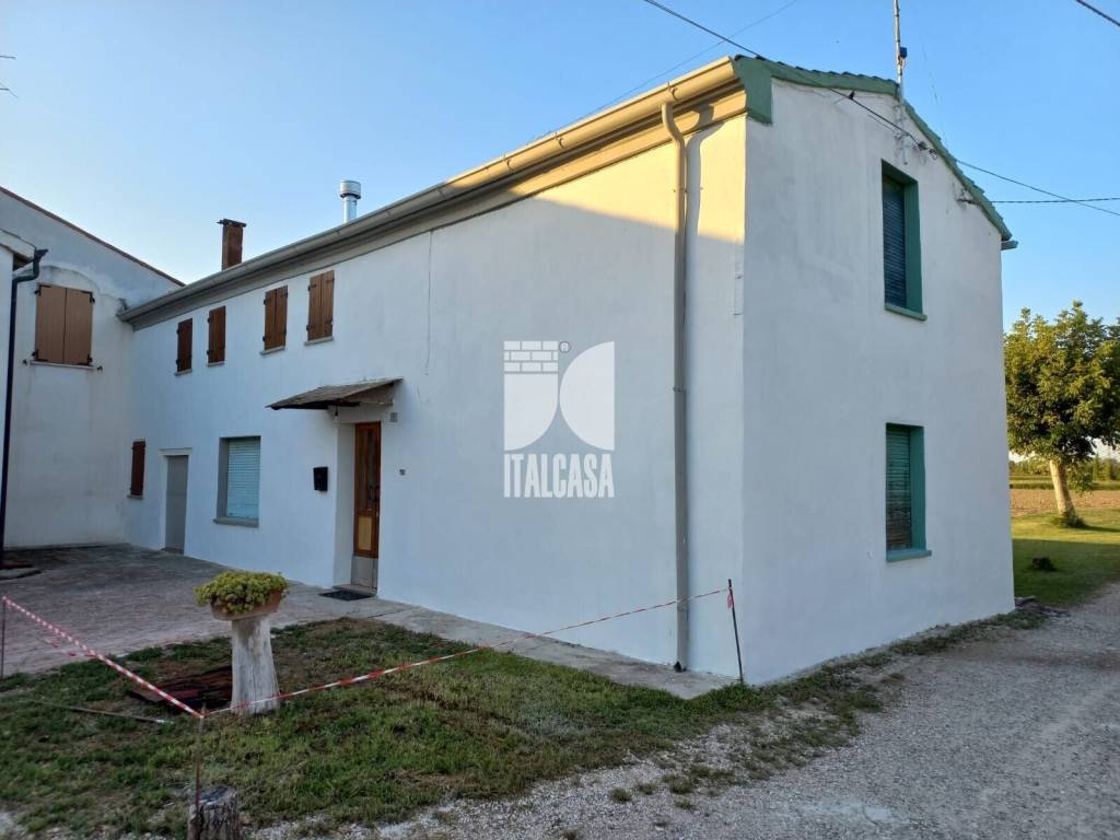 casa indipendente in vendita a Roncoferraro in zona Barbasso