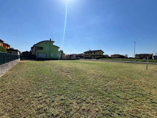 bifamiliare in vendita a Roncoferraro in zona Cadè