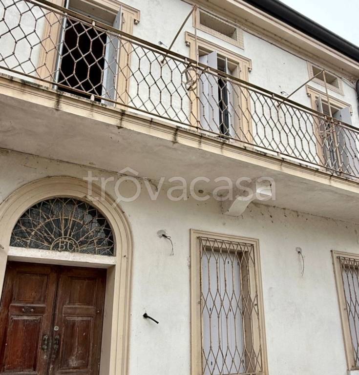 casa indipendente in vendita a Roncoferraro in zona Governolo