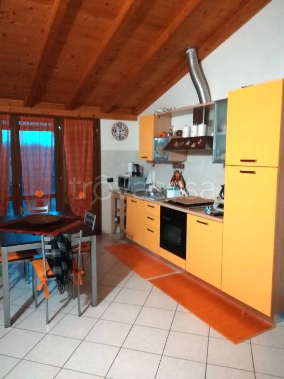 appartamento in vendita a Roncoferraro in zona Barbasso