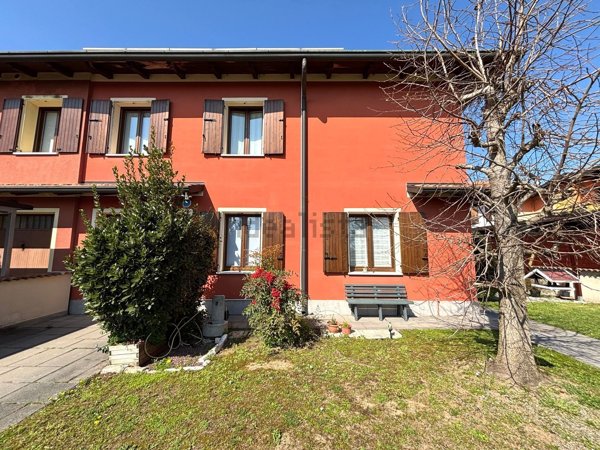 casa indipendente in vendita a Roncoferraro in zona Castelletto Borgo