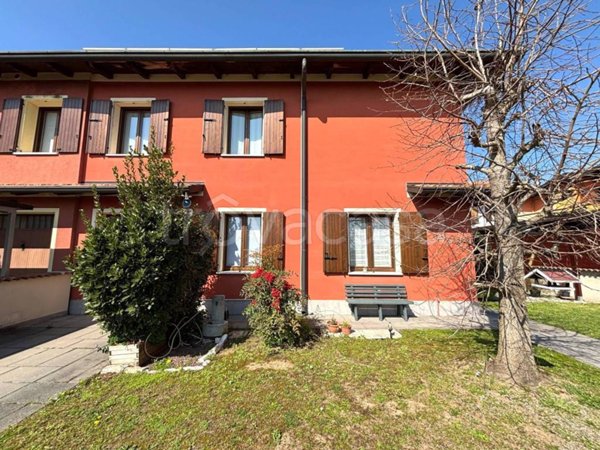 casa indipendente in vendita a Roncoferraro in zona Castelletto Borgo