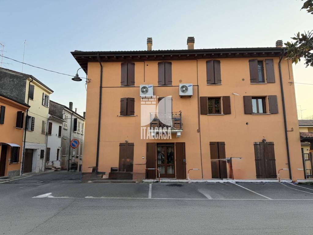 appartamento in vendita a Roncoferraro in zona Barbasso