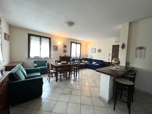 appartamento in vendita a Roncoferraro in zona Castelletto Borgo