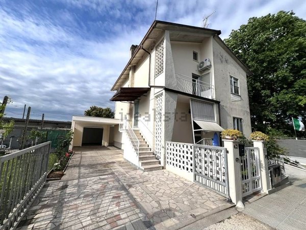 appartamento in vendita a Roncoferraro in zona Barbasso