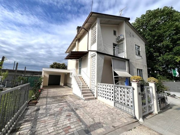 appartamento in vendita a Roncoferraro in zona Barbasso