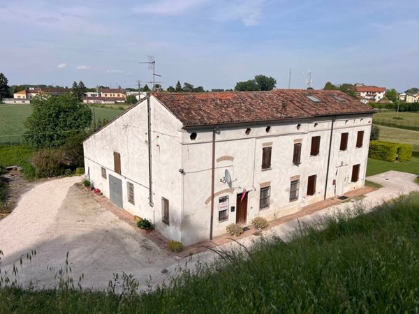 casa indipendente in vendita a Roncoferraro in zona Governolo