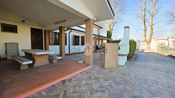 casa indipendente in vendita a Roncoferraro in zona Governolo