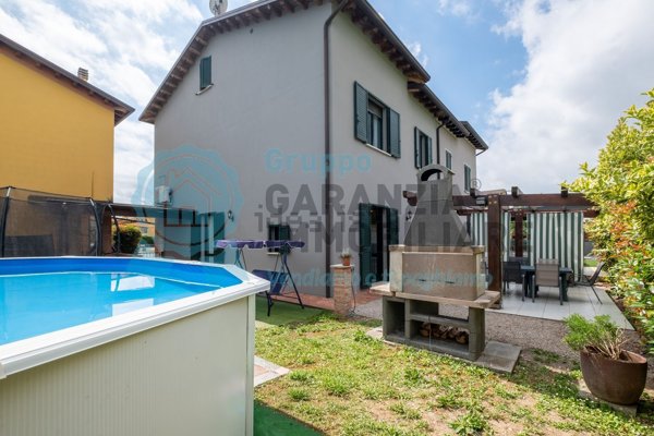 casa indipendente in vendita a Roncoferraro in zona Barbasso