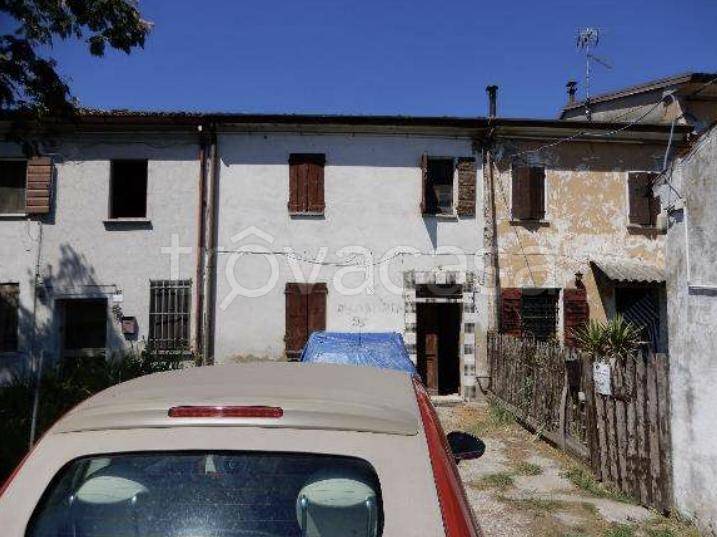 casa indipendente in vendita a Roncoferraro in zona Casale