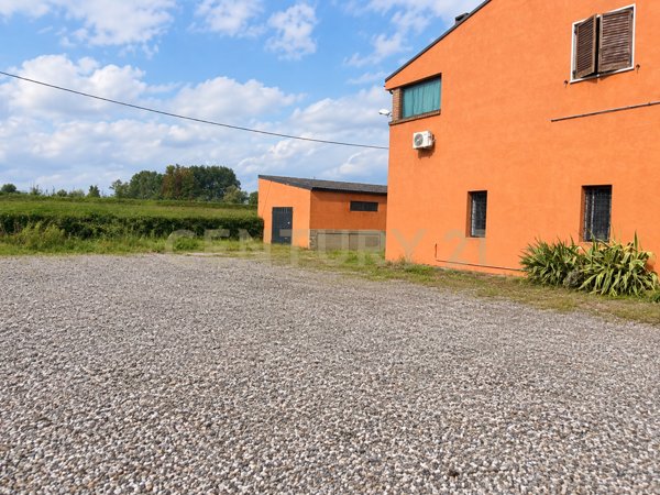 appartamento in vendita a Roncoferraro in zona Governolo