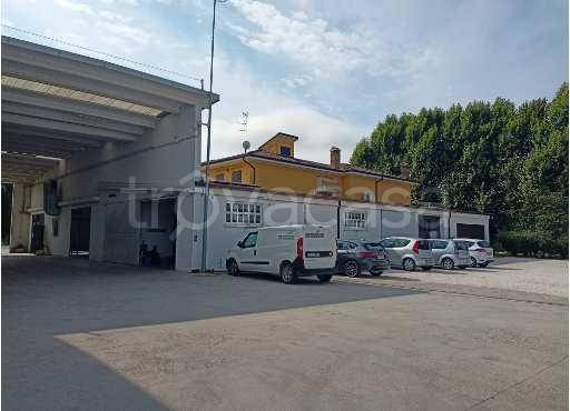 locale commerciale in vendita a Roncoferraro