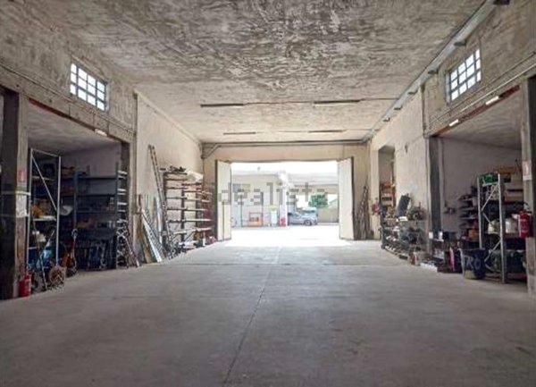 ufficio in vendita a Roncoferraro in zona Barbassolo