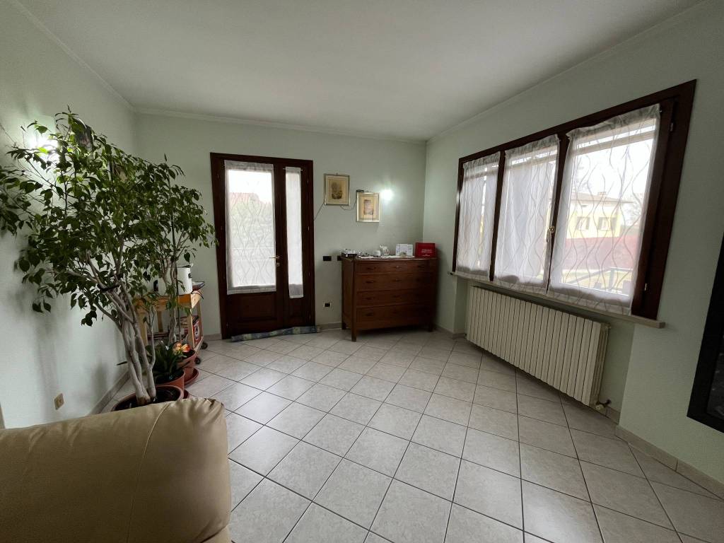 casa indipendente in vendita a Roncoferraro in zona Governolo