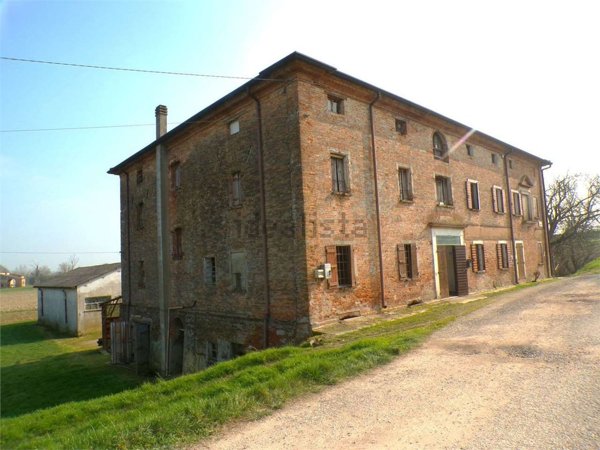 casa indipendente in vendita a Roncoferraro in zona Garolda