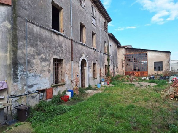 casa indipendente in vendita a Roverbella in zona Malavicina