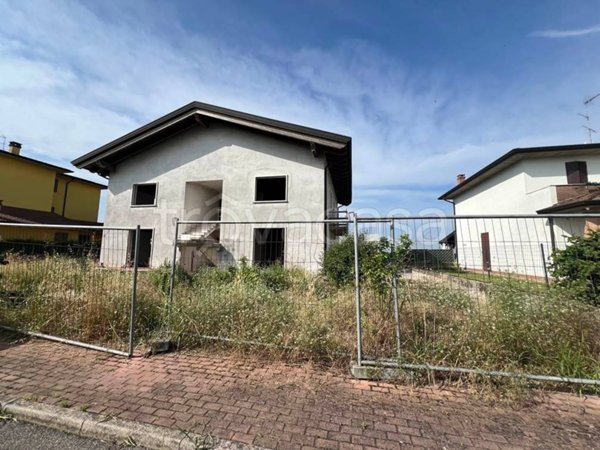 appartamento in vendita a Roverbella in zona Canedole