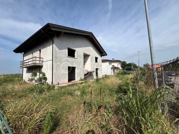 appartamento in vendita a Roverbella in zona Canedole