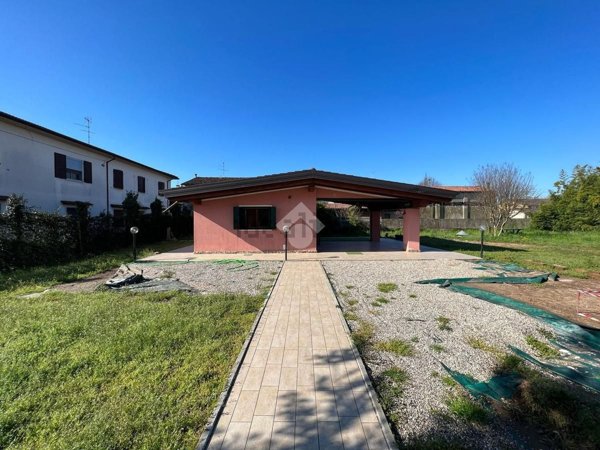 casa indipendente in vendita a Roverbella