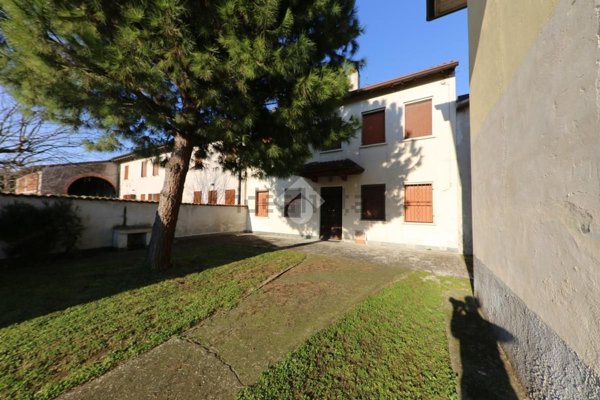 casa indipendente in vendita a Roverbella
