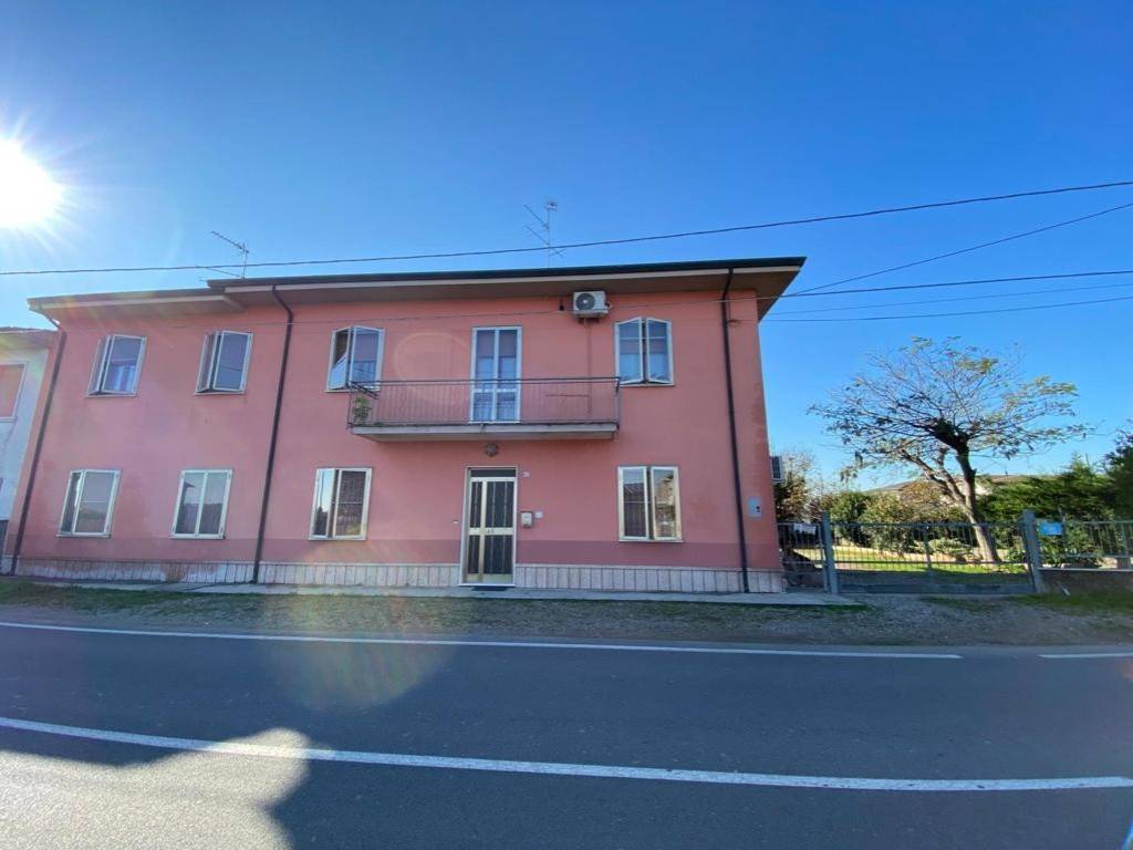 casa indipendente in vendita a Roverbella in zona Malavicina