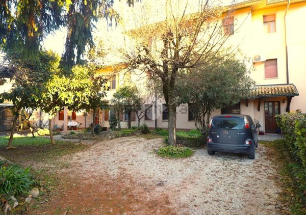 casa indipendente in vendita a Roverbella