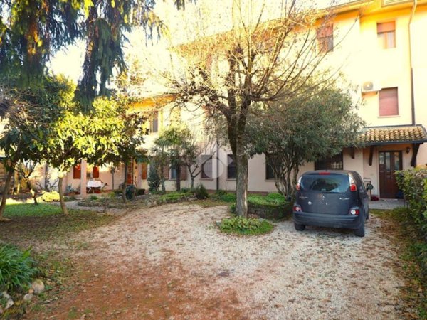 casa indipendente in vendita a Roverbella