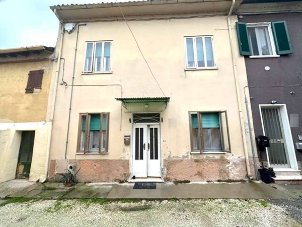casa indipendente in vendita a Roverbella