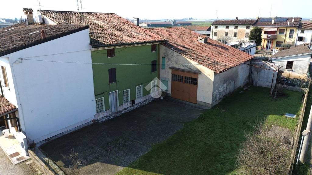 casa indipendente in vendita a Roverbella in zona Belvedere