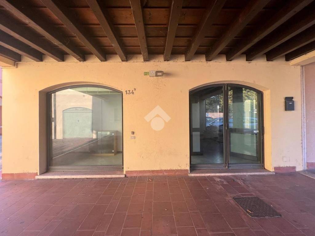 ufficio in vendita a Roverbella