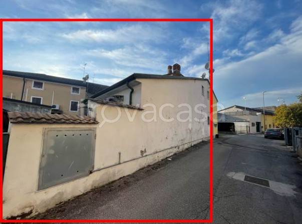 appartamento in vendita a Roverbella in zona Malavicina