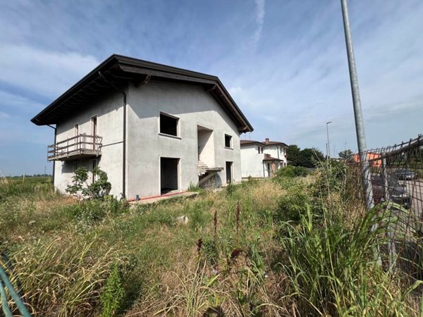 appartamento in vendita a Roverbella in zona Canedole