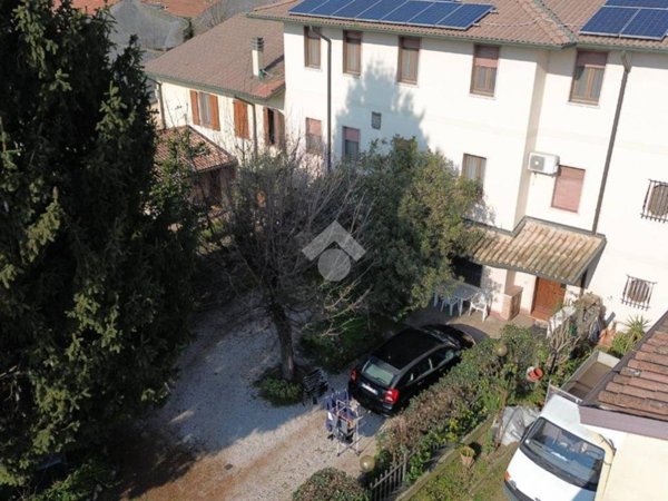 casa indipendente in vendita a Roverbella
