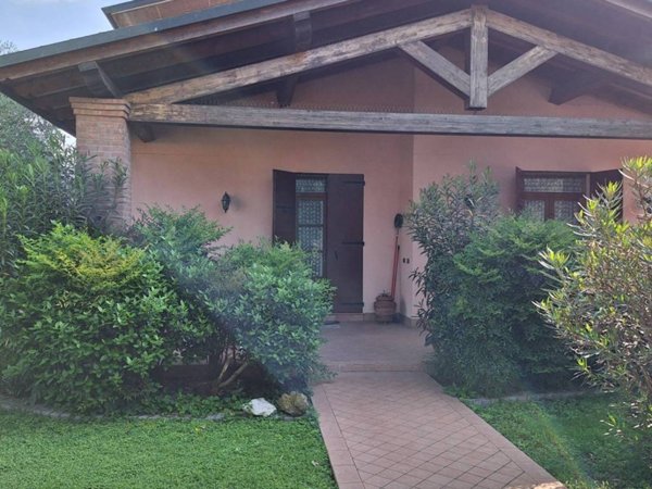 casa indipendente in vendita a Roverbella
