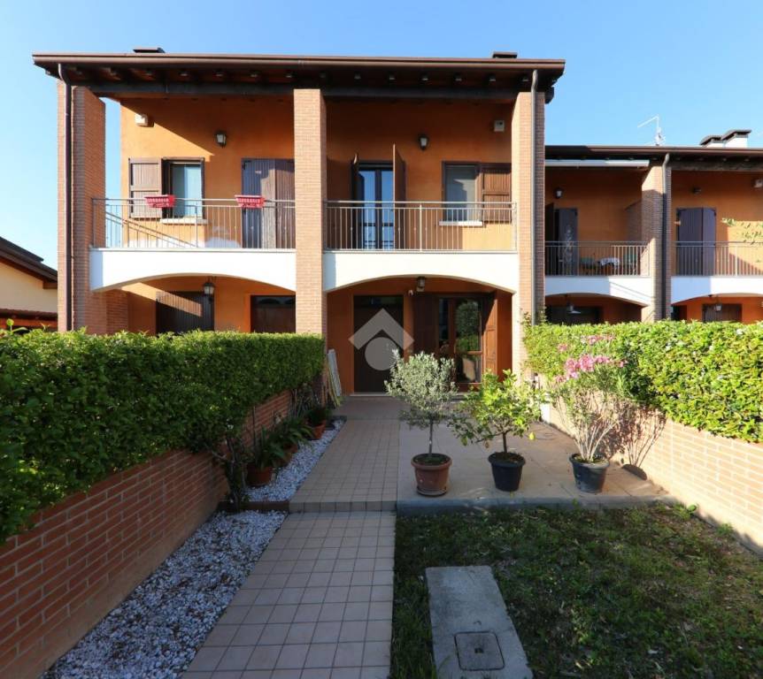 casa indipendente in vendita a Roverbella in zona Canedole