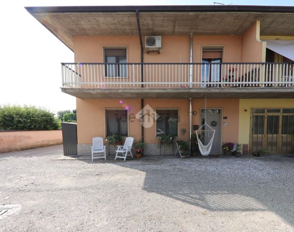 appartamento in vendita a Roverbella in zona Canedole