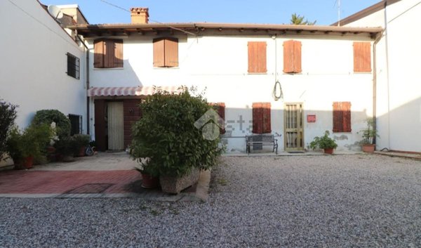 casa indipendente in vendita a Roverbella