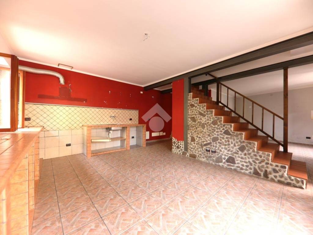 casa indipendente in vendita a Roverbella in zona Malavicina