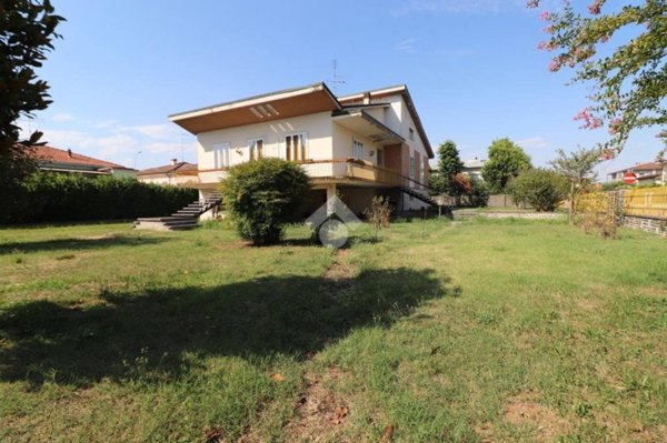 casa indipendente in vendita a Roverbella