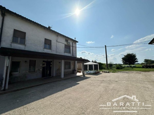casa indipendente in vendita a Roverbella