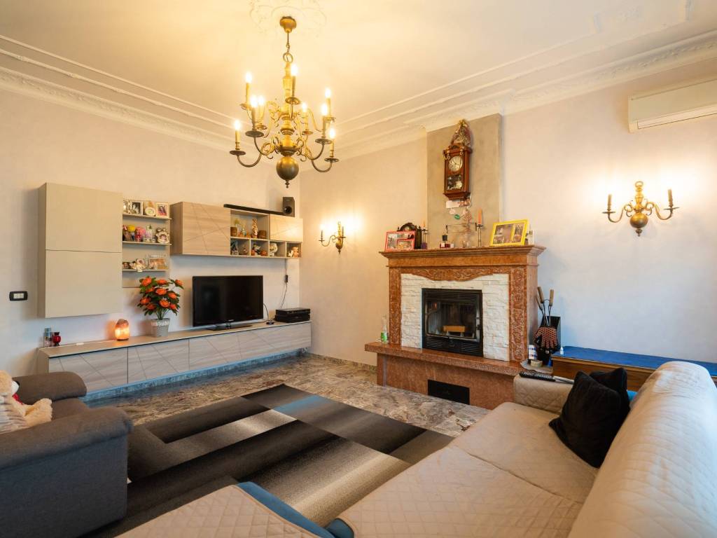 casa indipendente in vendita a Roverbella